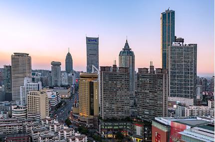 今年上半年房地产市场特点在于“房热地冷” 
