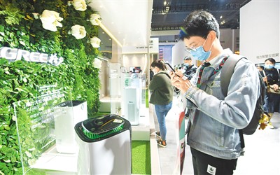 科技创新正在重塑消费电子产业业态 中国已成为全球消费电子产业链上的重要一环