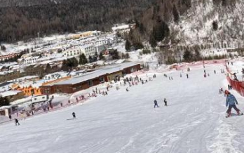 用运动点燃节日生活 冰雪主题游不断升温